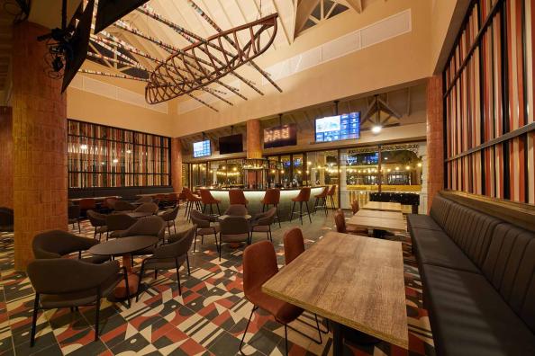 Pool-Bar Luxury Bahia Principe Esmeralda