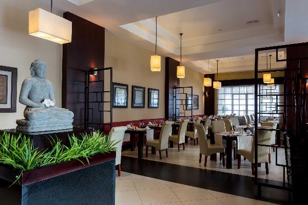 Restaurante a la carta Luxury Bahia Principe Bouganville 3