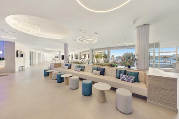 Hotel Bar at Bahia Principe Coral Playa