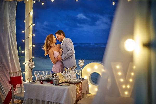 Cena Romántica Luna de Miel - Bahia Principe Hotels & Resorts