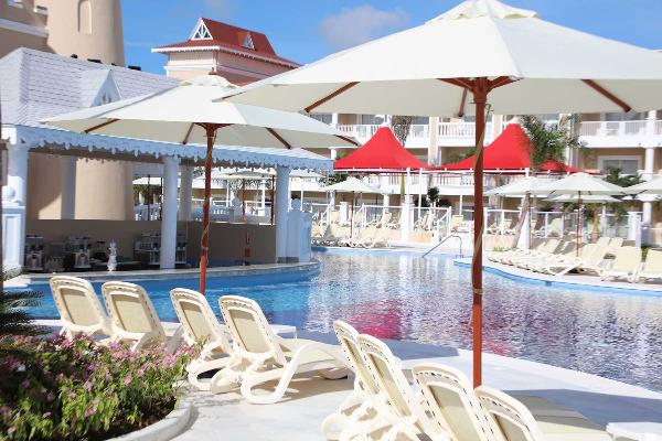 Pool-Bar Luxury Bahia Principe Fantasia