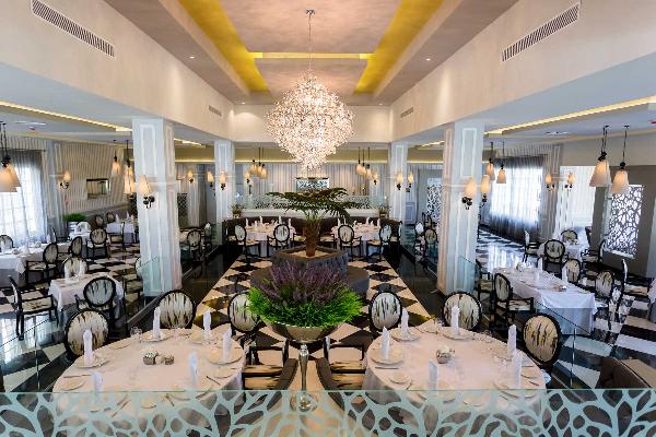 Restaurante a la carta Luxury Bahia Principe Bouganville